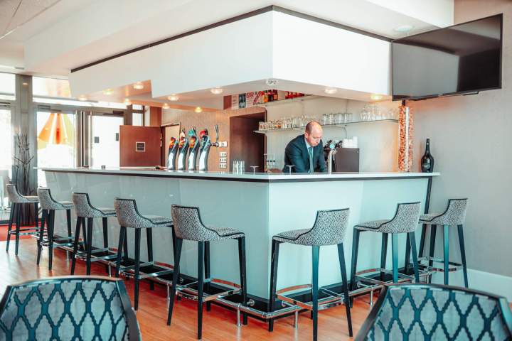 BAR DU MESS LIGHT 6